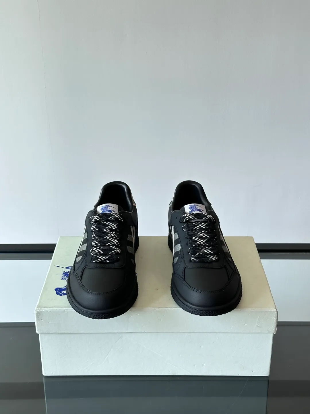 Men's shoes 💰p420 "Burberr＊" men's classic low-top sneakers, reinterpreted with Vintage retro plaid cotton and cowhide materials, decorated with a new brand logo. First-layer sheepskin lining, embossed Burberry lettering logo on the heel, T men's shoes 💰pU original outsole! Code number 38-44 (45 customized)